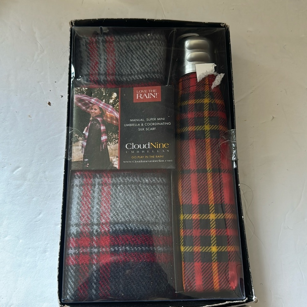 CloudNine Umbrella And Scarf set